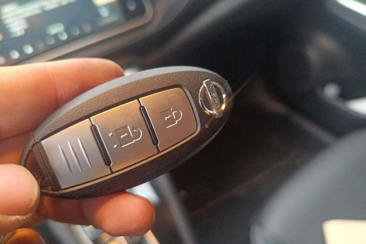 Used Nissan Kicks 2021 1.5L XV CVT Smart Connect Luxury Edition Interior 1