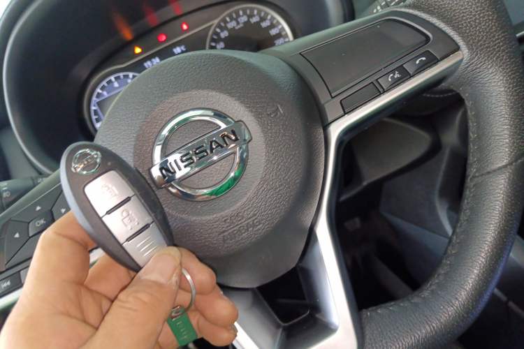 Used Nissan Kicks 2021 1.5L XV CVT Smart Connect Luxury Edition Interior 1