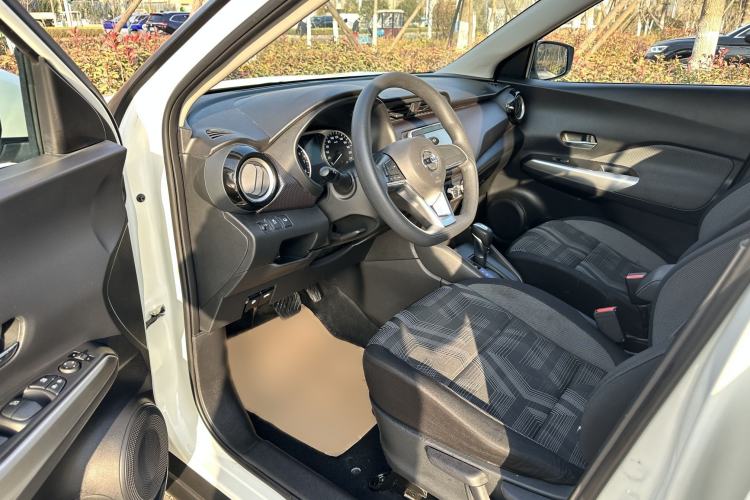 Used Nissan Kicks 2021 1.5L XL CVT Cool Enjoyment Edition Interior 4