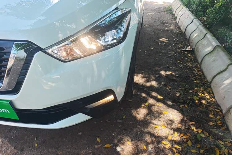 Used Nissan Kicks 2021 1.5L XV CVT Smart Connect Luxury Edition Left Front Headlight