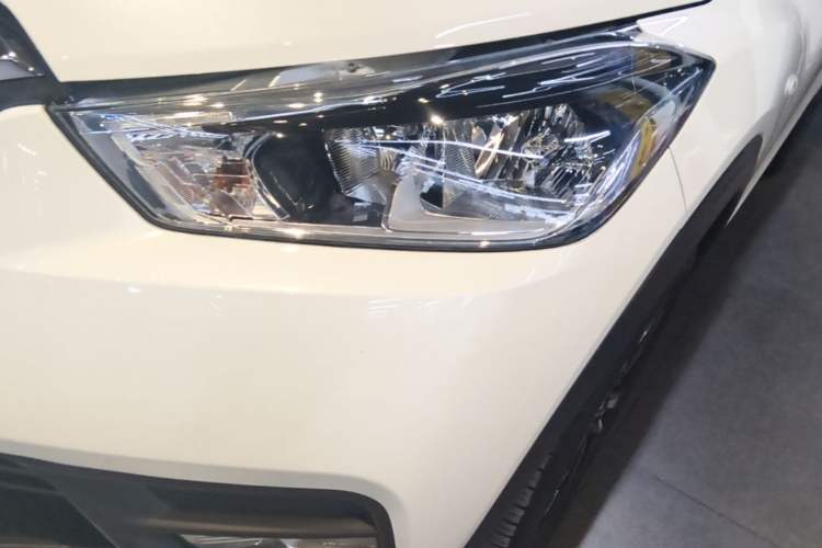 Used Nissan Kicks 2021 1.5L XL CVT Cool Enjoyment Edition Left Front Headlight