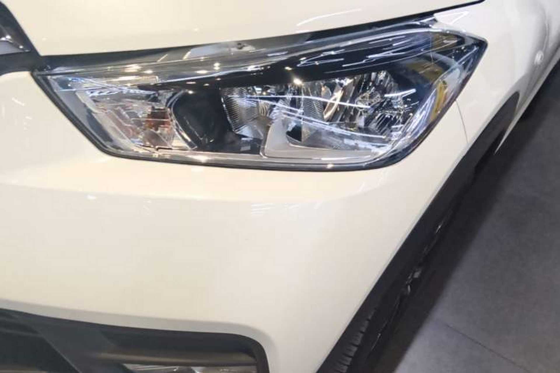 Used Nissan Kicks 2021 1.5L XL CVT Cool Enjoyment Edition Left Front Headlight