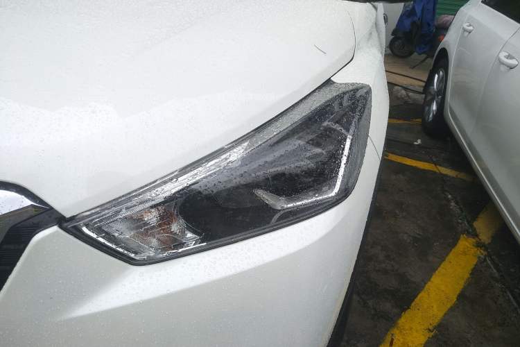 Used Nissan Kicks 2021 1.5L XV CVT Smart Connect Luxury Edition Left Front Headlight