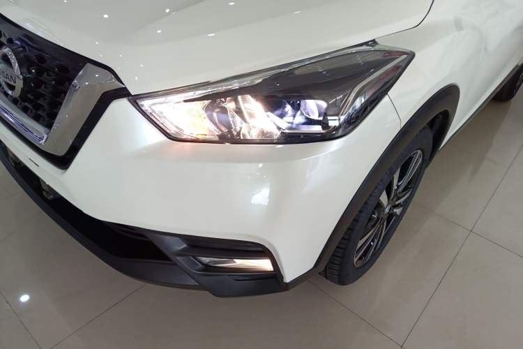 Used Nissan Kicks 2021 1.5L XV CVT Smart Connect Luxury Edition Left Front Headlight