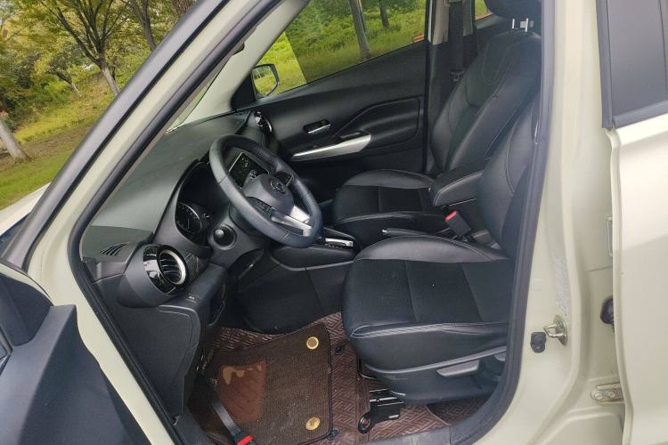 Used Nissan Kicks 2021 1.5L XV CVT Smart Connect Luxury Edition Left Front Seat