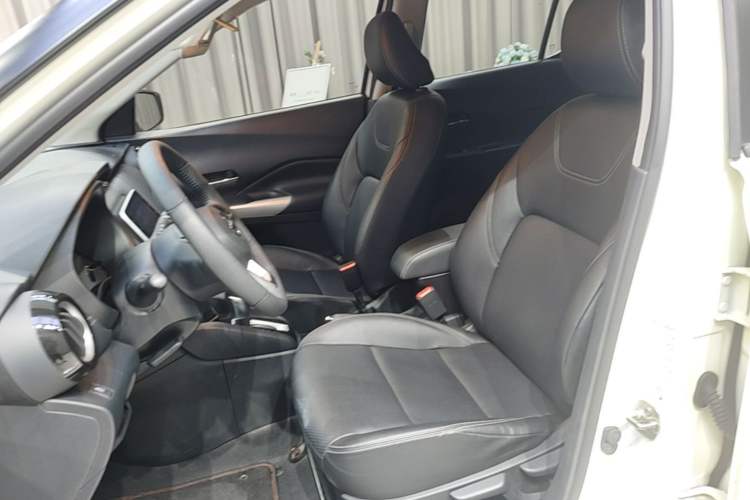 Used Nissan Kicks 2021 1.5L XV CVT Smart Connect Luxury Edition Left Front Seat