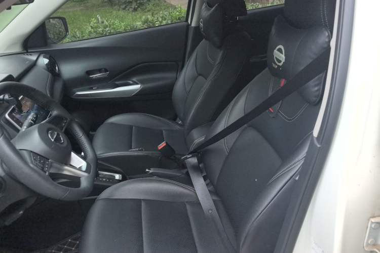 Used Nissan Kicks 2021 1.5L XV CVT Smart Connect Luxury Edition Left Front Seat