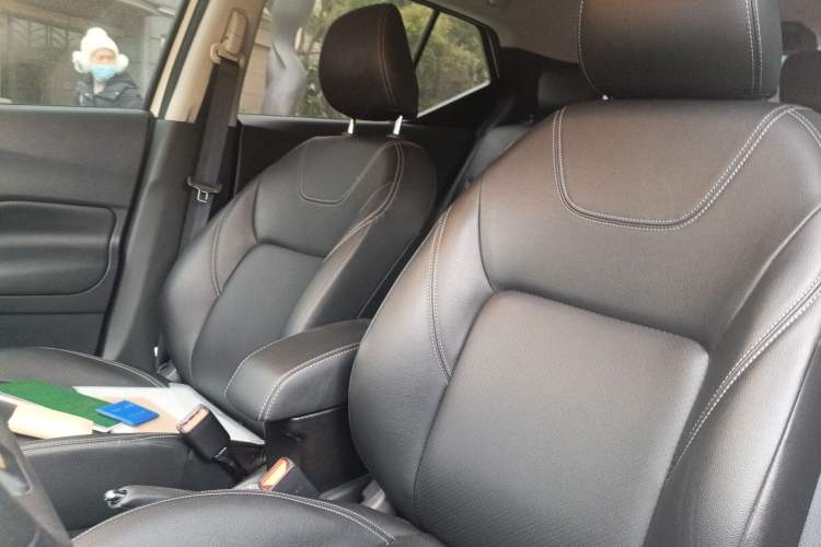 Used Nissan Kicks 2021 1.5L XV CVT Smart Connect Luxury Edition Left Front Seat