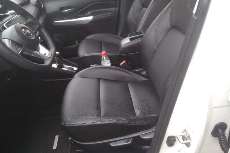 Used Nissan Kicks 2021 1.5L XV CVT Smart Connect Luxury Edition Left Front Seat