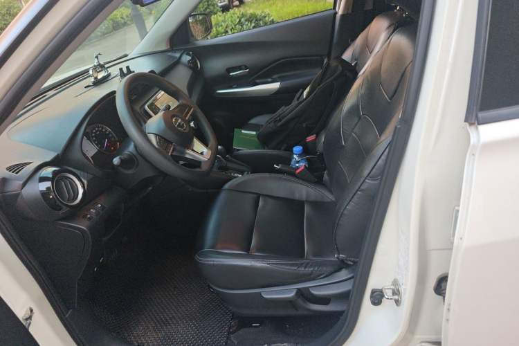 Used Nissan Kicks 2021 1.5L XL CVT Cool Enjoyment Edition Left Front Seat