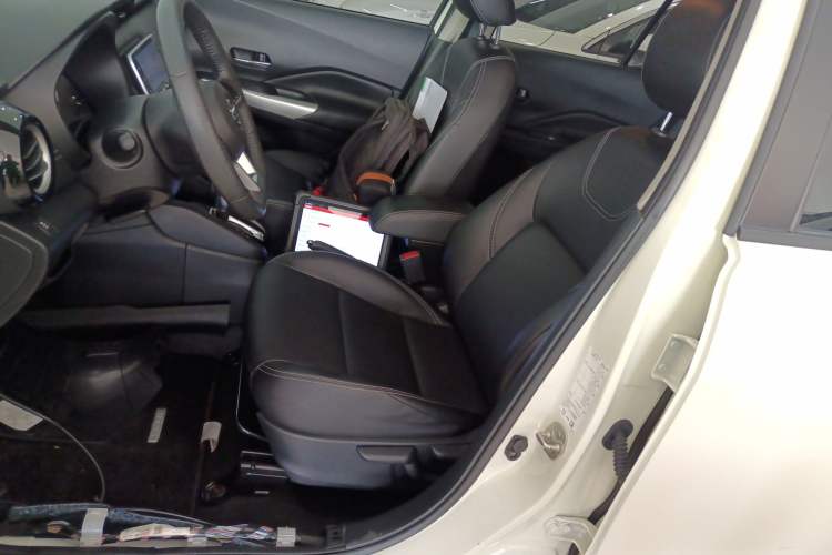 Used Nissan Kicks 2021 1.5L XV CVT Smart Connect Luxury Edition Left Front Seat