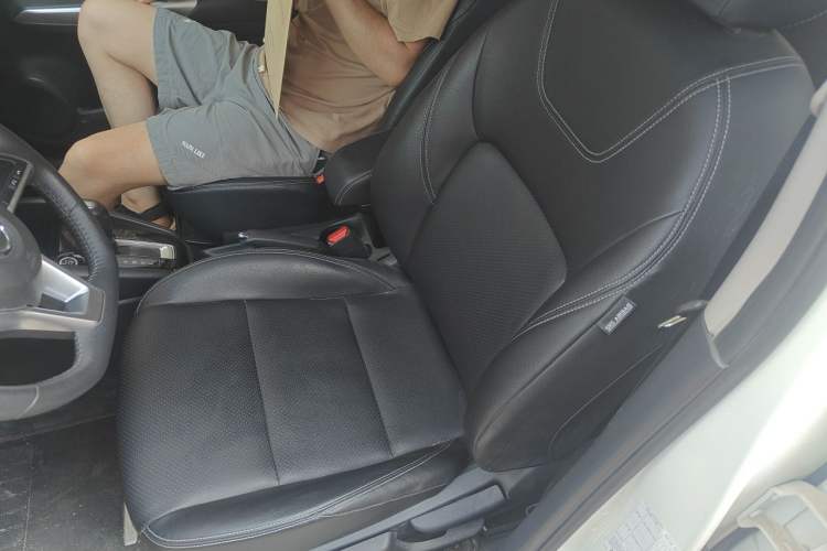 Used Nissan Kicks 2021 1.5L XV CVT Smart Connect Luxury Edition Left Front Seat