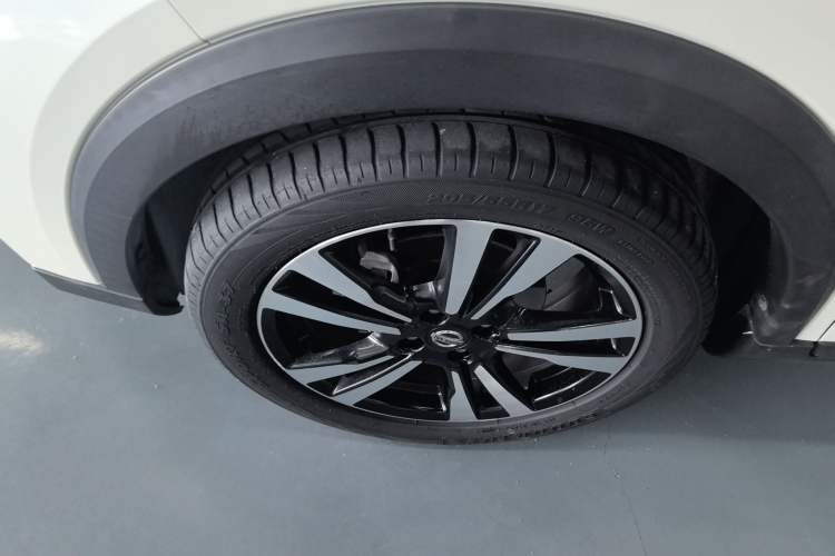 Used Nissan Kicks 2021 1.5L XV CVT Smart Connect Luxury Edition Left Front Wheel Hub