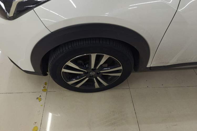 Used Nissan Kicks 2021 1.5L XV CVT Smart Connect Luxury Edition Left Front Wheel Hub