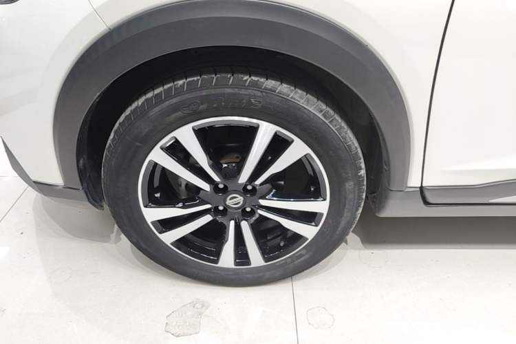 Used Nissan Kicks 2021 1.5L XV CVT Smart Connect Luxury Edition Left Front Wheel Hub