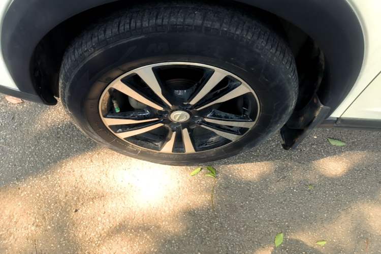 Used Nissan Kicks 2021 1.5L XE Manual Cool Edition Left Front Wheel Hub