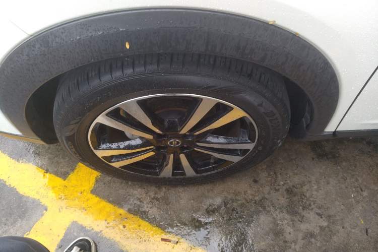 Used Nissan Kicks 2021 1.5L XV CVT Smart Connect Luxury Edition Left Front Wheel Hub