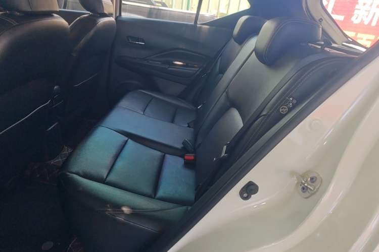 Used Nissan Kicks 2021 1.5L XV CVT Smart Connect Luxury Edition Left Rear Seat
