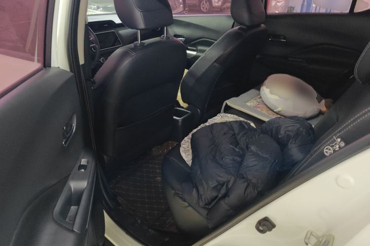 Used Nissan Kicks 2021 1.5L XV CVT Smart Connect Luxury Edition Left Rear Seat