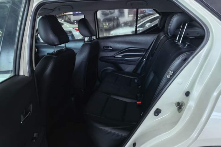 Used Nissan Kicks 2021 1.5L XV CVT Smart Connect Luxury Edition Left Rear Seat