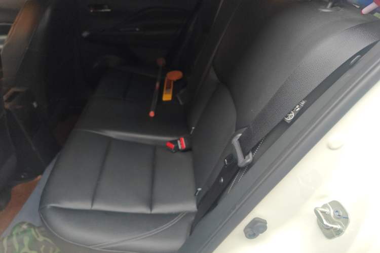 Used Nissan Kicks 2021 1.5L XV CVT Smart Connect Luxury Edition Left Rear Seat