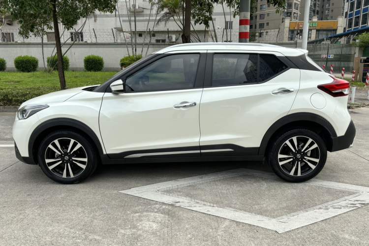 Used Nissan Kicks 2021 1.5L XV CVT Smart Connect Luxury Edition Left Side