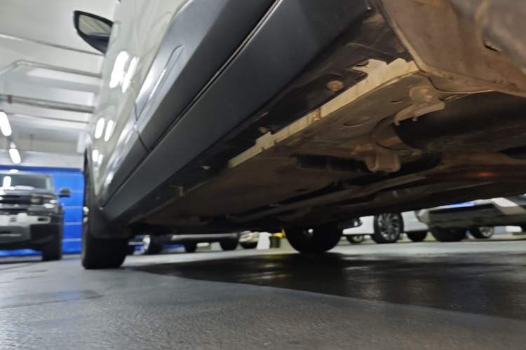 Used Nissan Kicks 2021 1.5L XV CVT Smart Connect Luxury Edition Left Side Sill