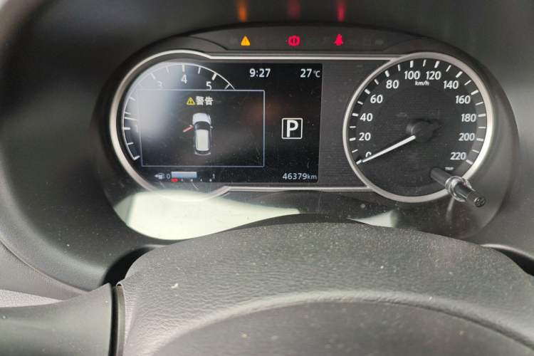Used Nissan Kicks 2021 1.5L XV CVT Smart Connect Luxury Edition Odometer Close Up