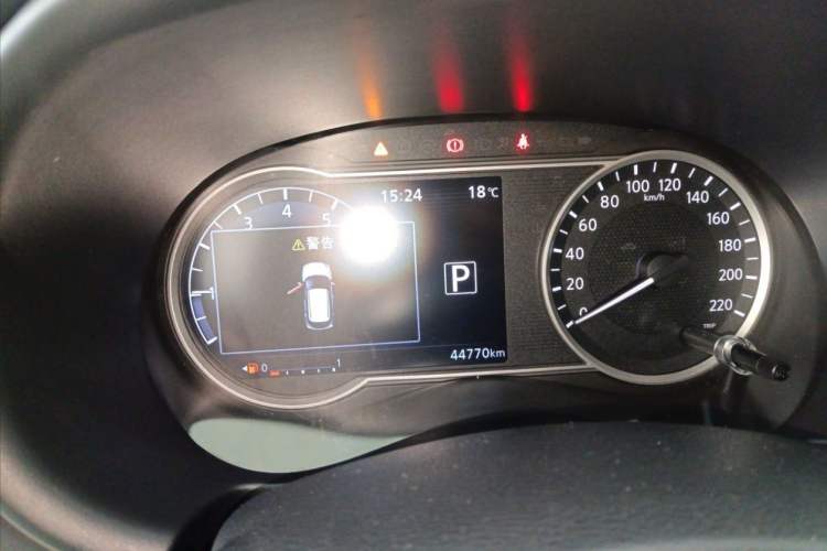 Used Nissan Kicks 2021 1.5L XV CVT Smart Connect Luxury Edition Odometer Close Up