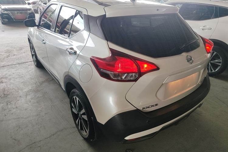 Used Nissan Kicks 2021 1.5L XV CVT Smart Connect Luxury Edition Rear Left 45 Deg