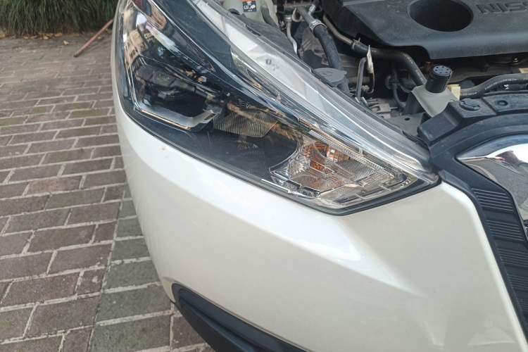 Used Nissan Kicks 2021 1.5L XV CVT Smart Connect Luxury Edition Right Front Headlight