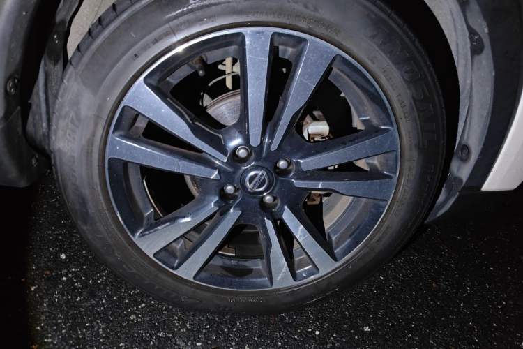Used Nissan Kicks 2021 1.5L XV CVT Smart Connect Luxury Edition Right Front Wheel Hub