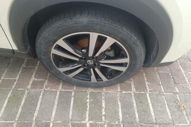 Used Nissan Kicks 2021 1.5L XV CVT Smart Connect Luxury Edition Right Front Wheel Hub