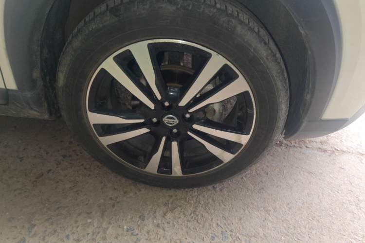 Used Nissan Kicks 2021 1.5L XV CVT Smart Connect Luxury Edition Right Front Wheel Hub