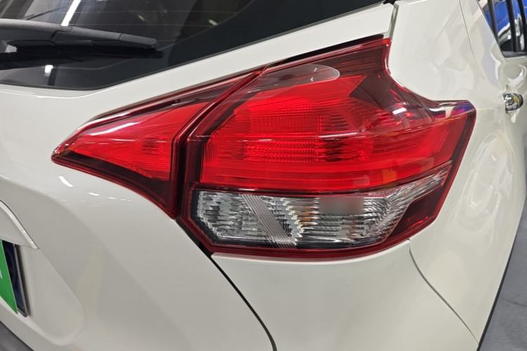 Used Nissan Kicks 2021 1.5L XV CVT Smart Connect Luxury Edition Right Rear Taillight