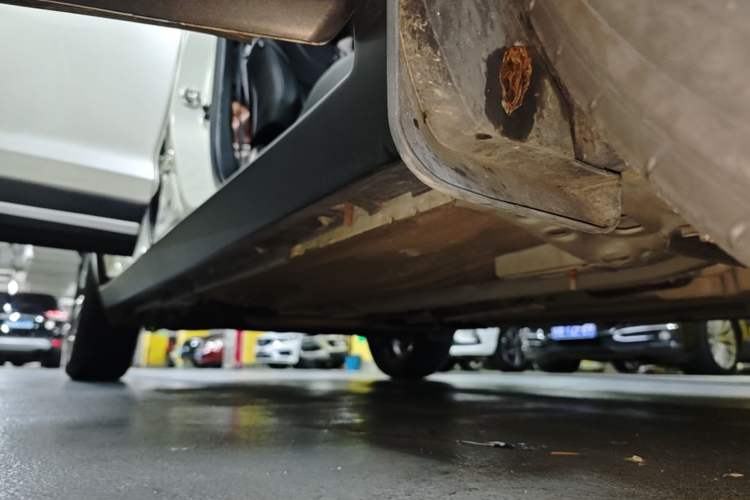 Used Nissan Kicks 2021 1.5L XV CVT Smart Connect Luxury Edition Right Side Sill