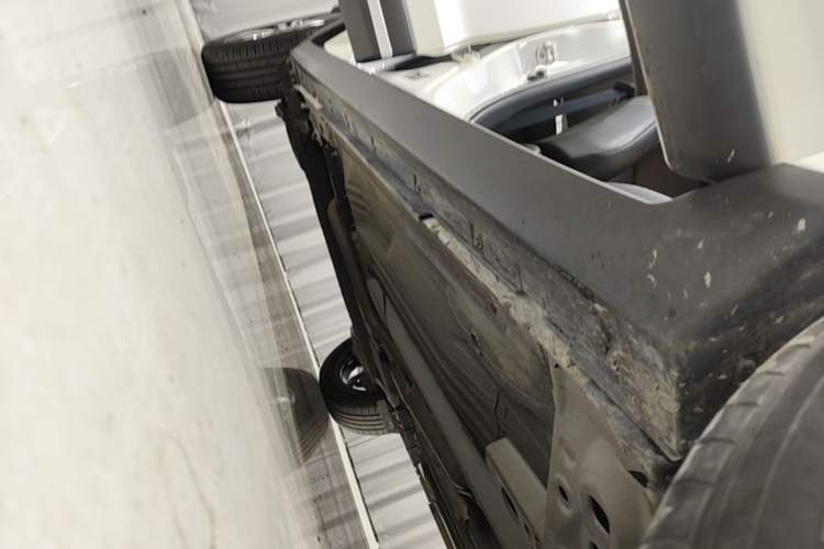 Used Nissan Kicks 2021 1.5L XV CVT Smart Connect Luxury Edition Right Side Sill