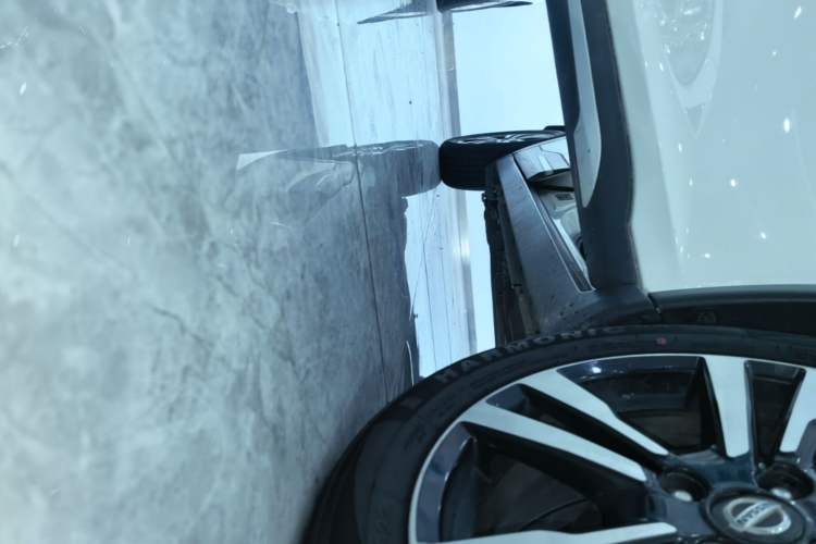 Used Nissan Kicks 2021 1.5L XV CVT Smart Connect Luxury Edition Right Side Sill