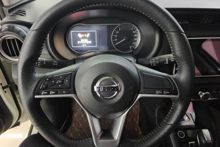 Used Nissan Kicks 2021 1.5L XV CVT Smart Connect Luxury Edition Steering Wheel