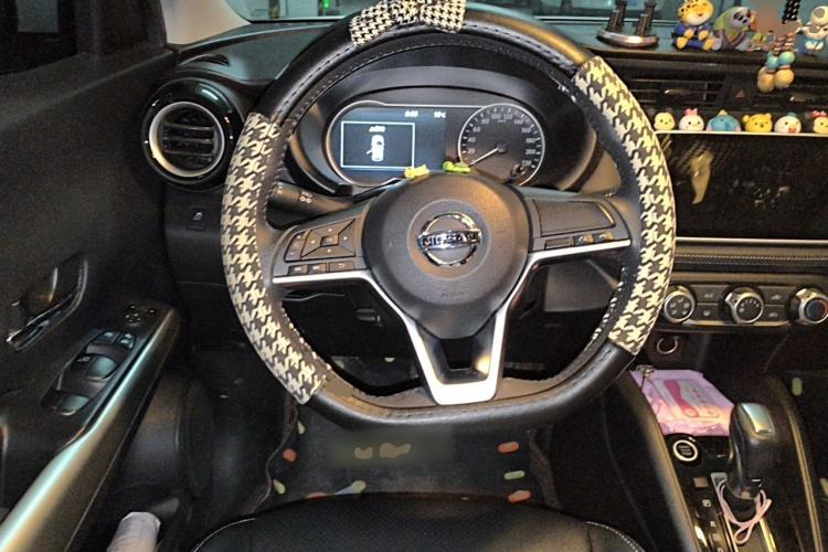 Used Nissan Kicks 2021 1.5L XV CVT Smart Connect Luxury Edition Steering Wheel