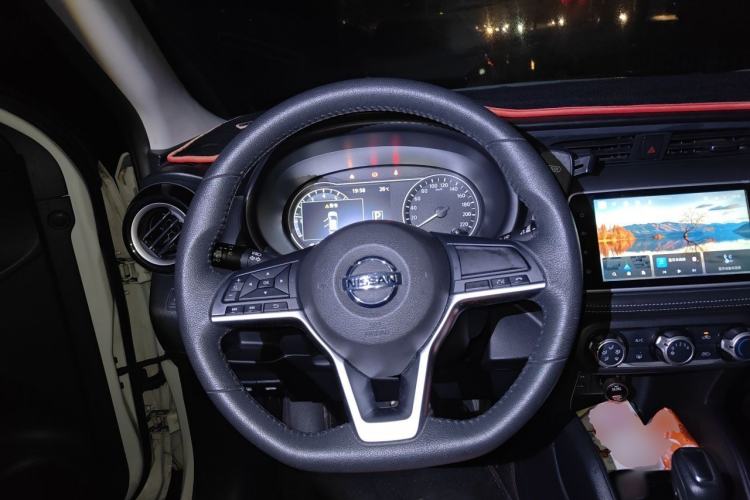 Used Nissan Kicks 2021 1.5L XV CVT Smart Connect Luxury Edition Steering Wheel
