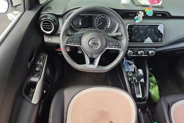 Used Nissan Kicks 2021 1.5L XV CVT Smart Connect Luxury Edition Steering Wheel
