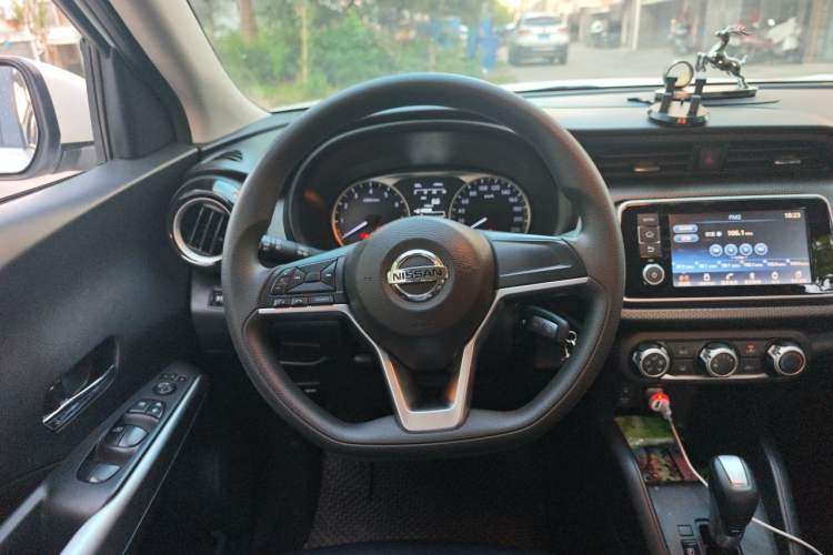 Used Nissan Kicks 2021 1.5L XL CVT Cool Enjoyment Edition Steering Wheel