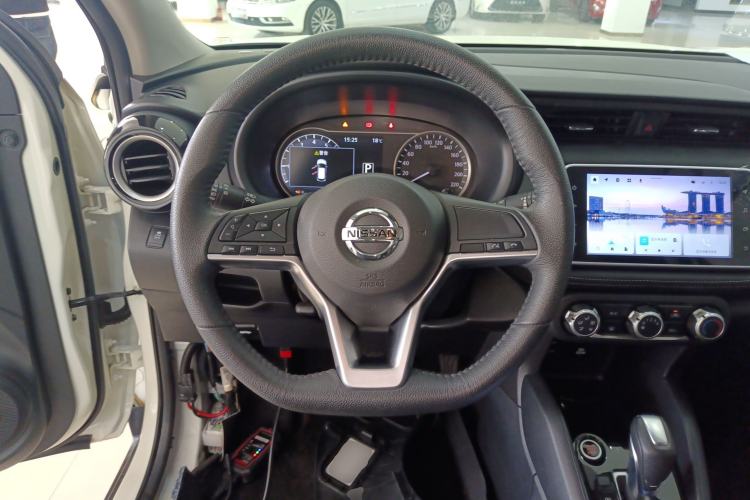 Used Nissan Kicks 2021 1.5L XV CVT Smart Connect Luxury Edition Steering Wheel