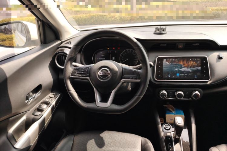 Used Nissan Kicks 2021 1.5L XV CVT Smart Connect Luxury Edition Steering Wheel