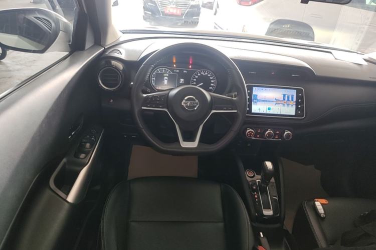 Used Nissan Kicks 2021 1.5L XV CVT Smart Connect Luxury Edition Steering Wheel