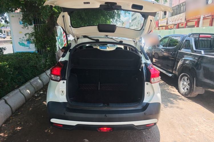 Used Nissan Kicks 2021 1.5L XV CVT Smart Connect Luxury Edition Trunk
