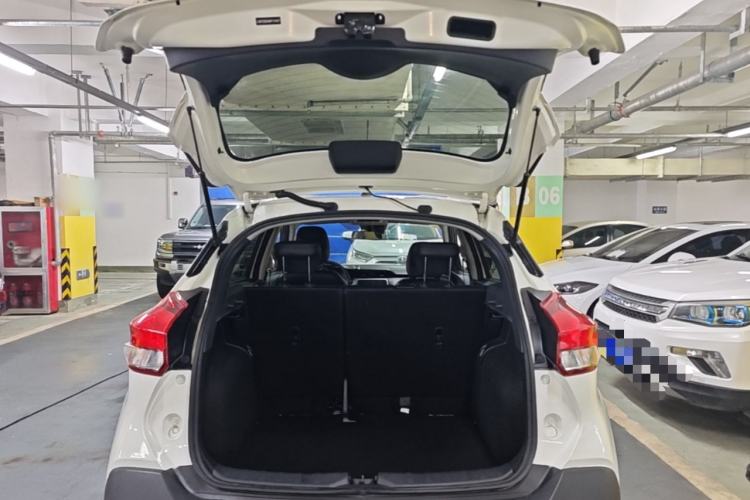 Used Nissan Kicks 2021 1.5L XV CVT Smart Connect Luxury Edition Trunk