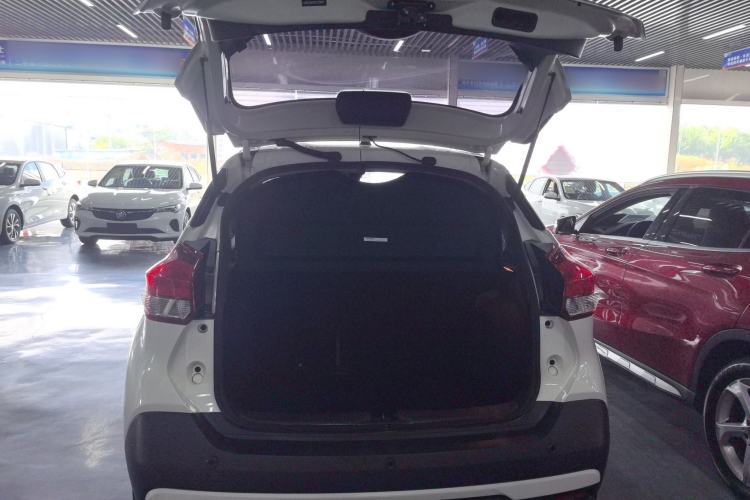 Used Nissan Kicks 2021 1.5L XV CVT Smart Connect Luxury Edition Trunk