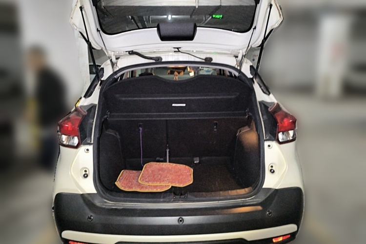Used Nissan Kicks 2021 1.5L XV CVT Smart Connect Luxury Edition Trunk